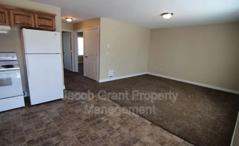 2 bed, 1.0 bath, 800 sqft, $930 — Photo 3