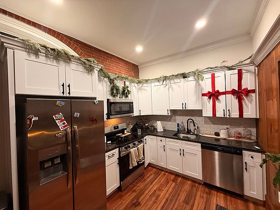 2nd image of 151 W Maple Ave APT 4