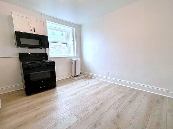 2nd image of 211 Lafayette Ave #14