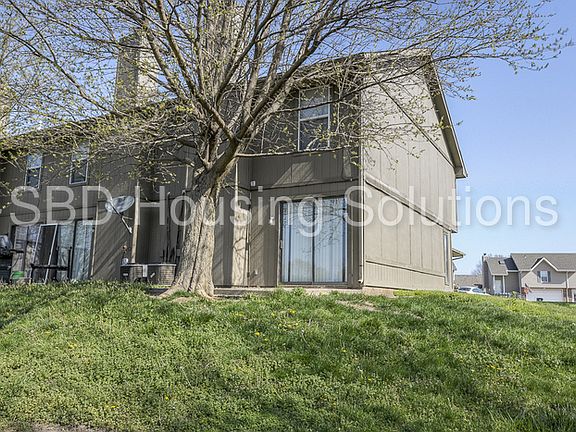 3rd image of 18907 E Manor Ct