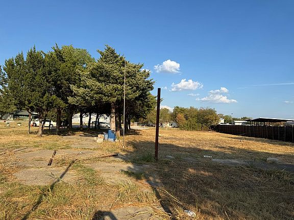 3rd image of 120 Stark Rd