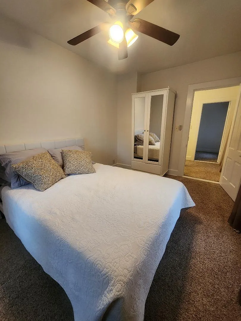 3 bed, 1200 sqft, $2,000 — Photo 1