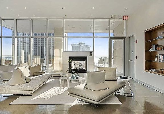 3rd image of 75 Wall St #21R
