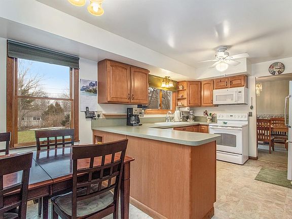 2nd image of 2747 Torrey Ave