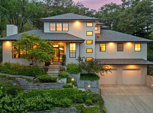 913 Pinecrest Ter, Ashland, OR 97520
