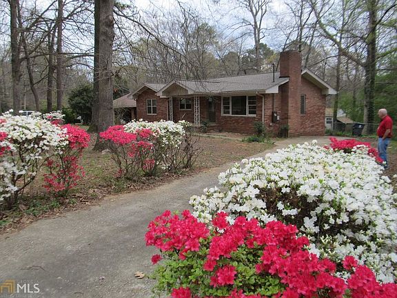 2nd image of 720 Meadowbrook Dr