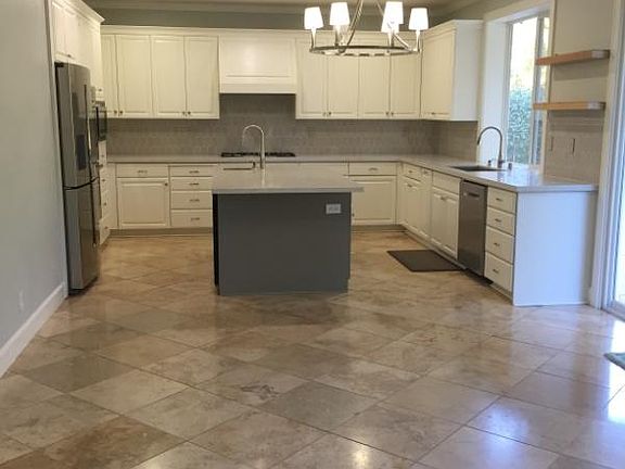 3rd image of 4841 Village Green Dr
