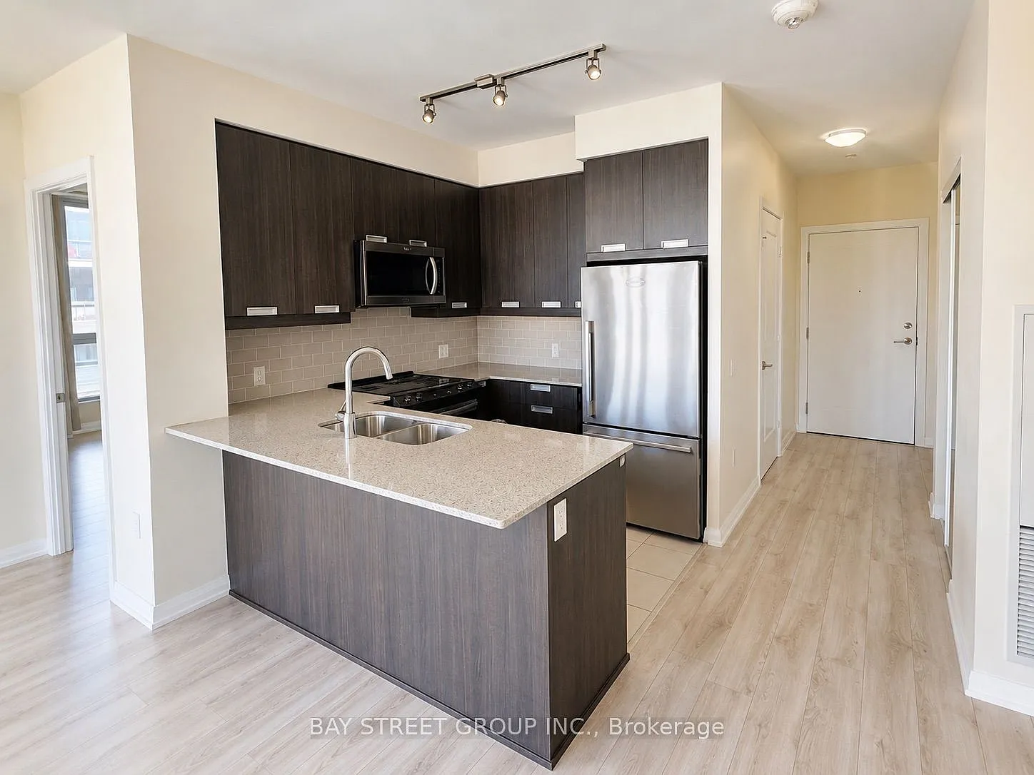 3 bed, $3,100 — Photo 4