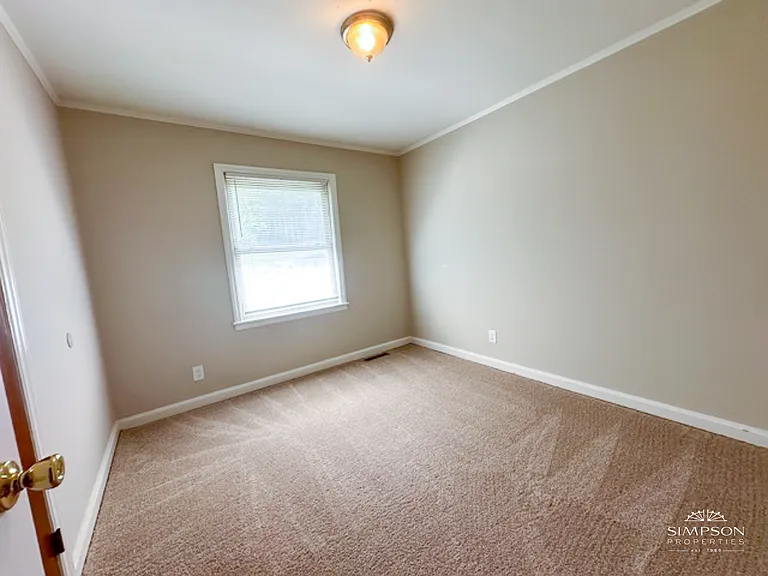 4210 Welling Ave — Photo 7