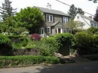3941 SW Mount Adams Dr, Portland, OR 97239