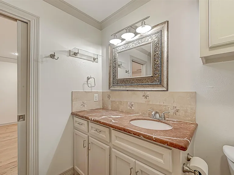 5611 Briarbend Dr — Photo 44