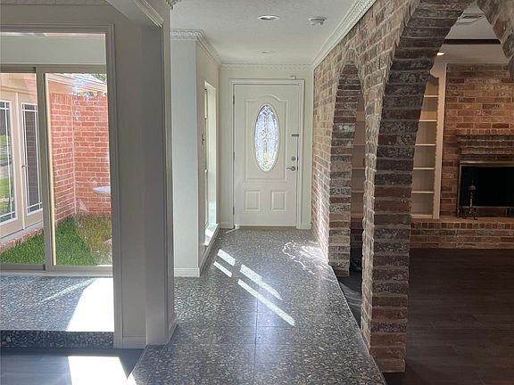 4th image of 9126 Devoncroft Dr