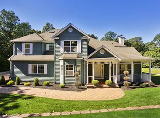 4 Dalton Ct, Huntington Station, NY 11746