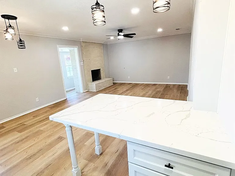1803 S Park St — Photo 9