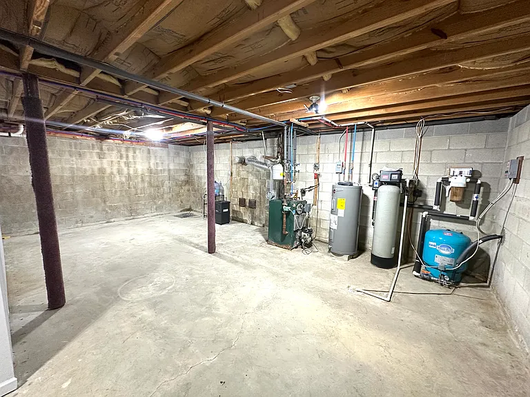 1147 Jacksonville Rd — Photo 36