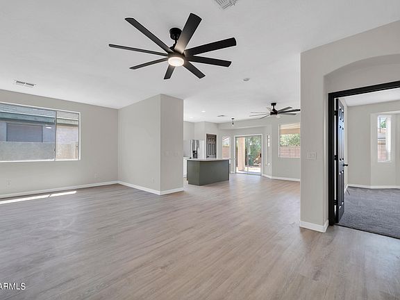 4th image of 14453 W CLARENDON Avenue