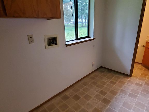 5th image of 19118 5th Ave E