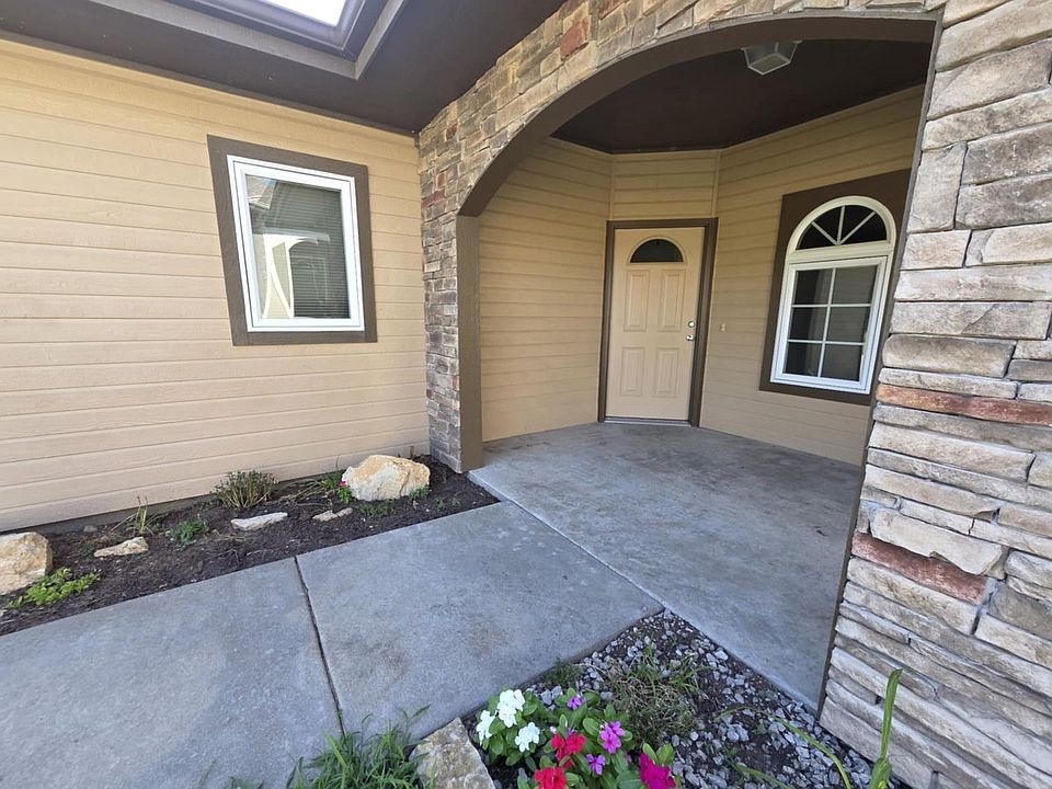 1st image of 408 Michaels Ct