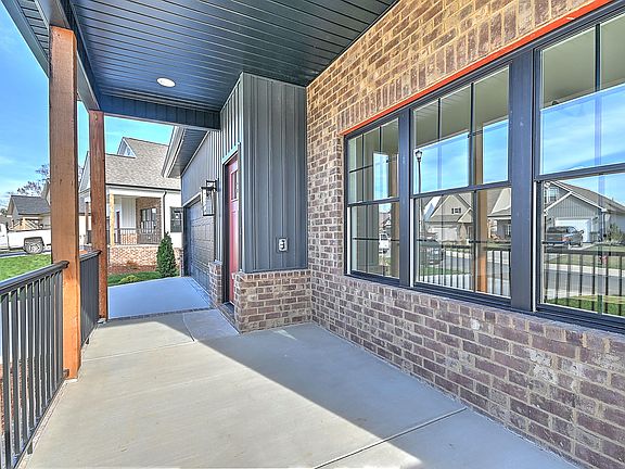 4th image of 2837 McCoy St