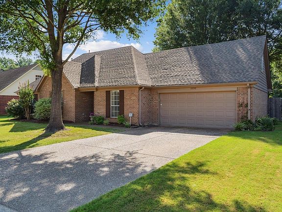 3rd image of 3320 Don Valley Dr