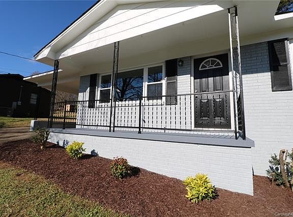 2nd image of 2430 Lynn Dr