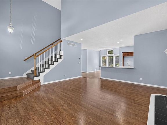 4th image of 23625 W 126th Ter