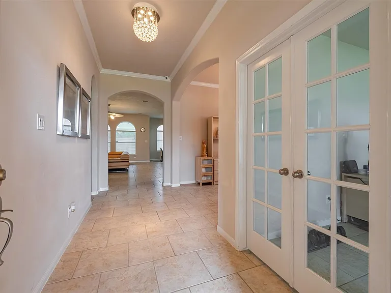 13815 Normandy Ct — Photo 3