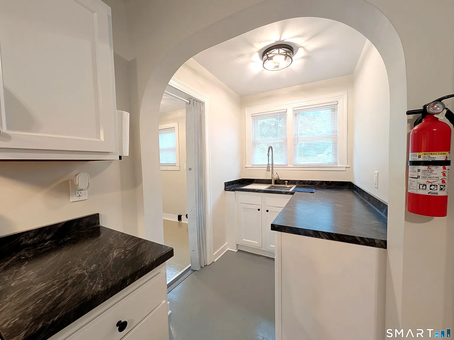 3 bed, 1.0 bath, 1100 sqft, $1,600 — Photo 4