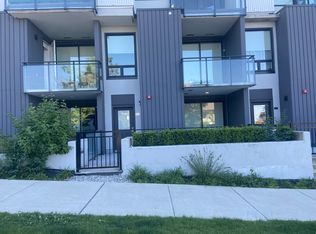 181 W 6th St, North Vancouver, BC V7M1K4