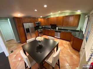 439 2nd St, Carlstadt, NJ 07072