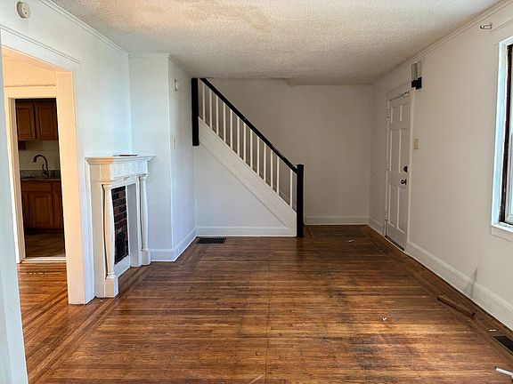 3rd image of 1408 Siegel St