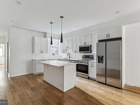 3rd image of 1123 S 20th St APT 1