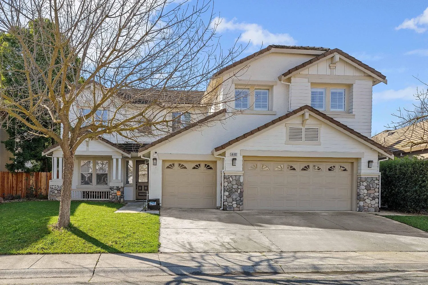 440 Lyman Cir photo 1