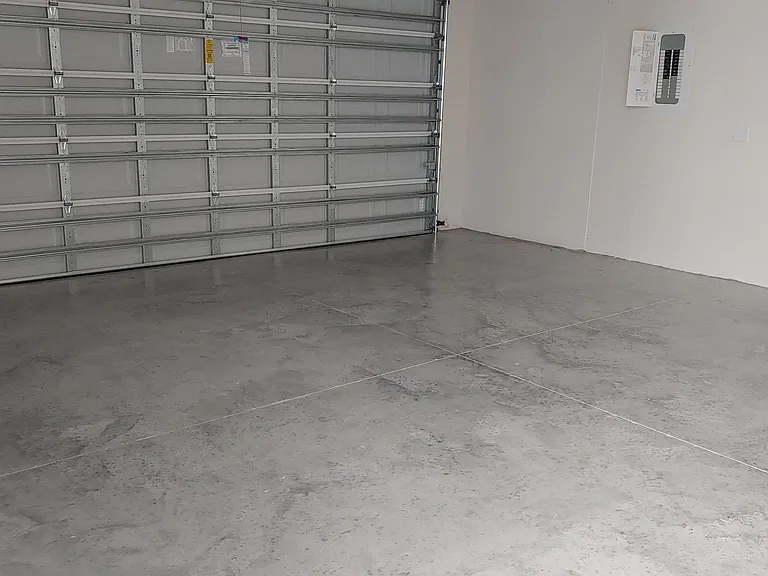 2082 Paragon Cir W — Photo 17