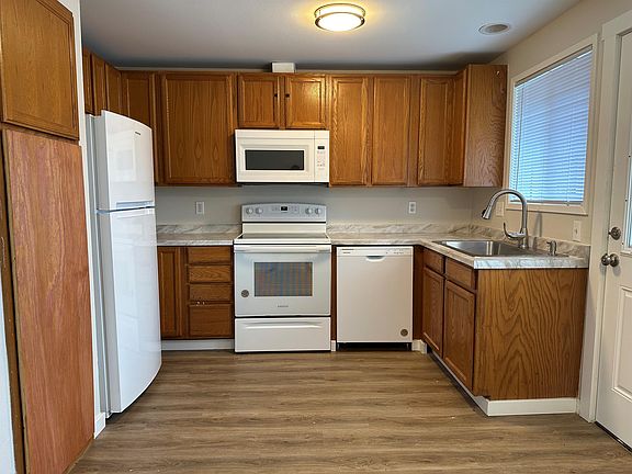 2nd image of 1207 Beach Ave APT 1