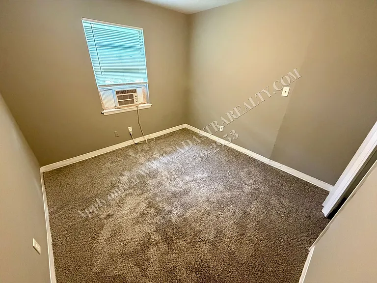 6007 E 153rd Ter, Grandview, MO 64030-4952 — Photo 7