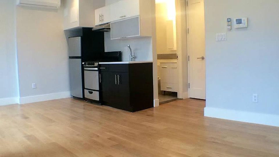 2nd image of 26 Lefferts Pl #3Z