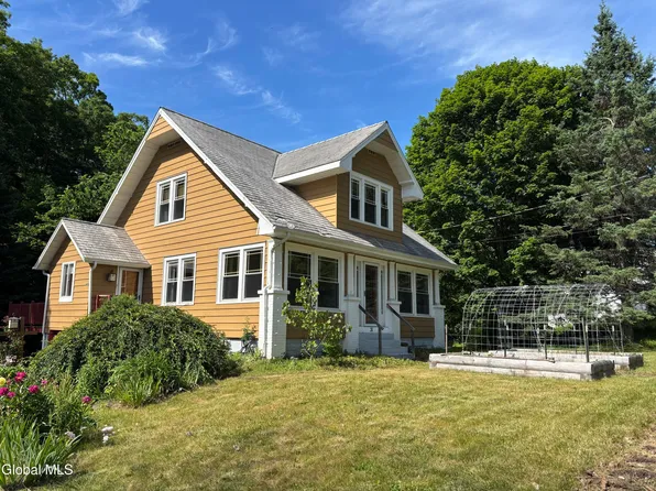 31 Taborton Road, Sand Lake, NY 12153