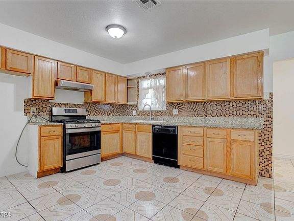 4th image of 3951 Emerson Ave