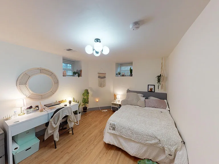 41 Long Ave #B — Photo 5
