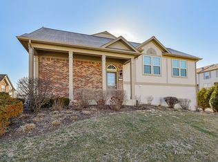 250 Devoe Dr, Oswego, IL