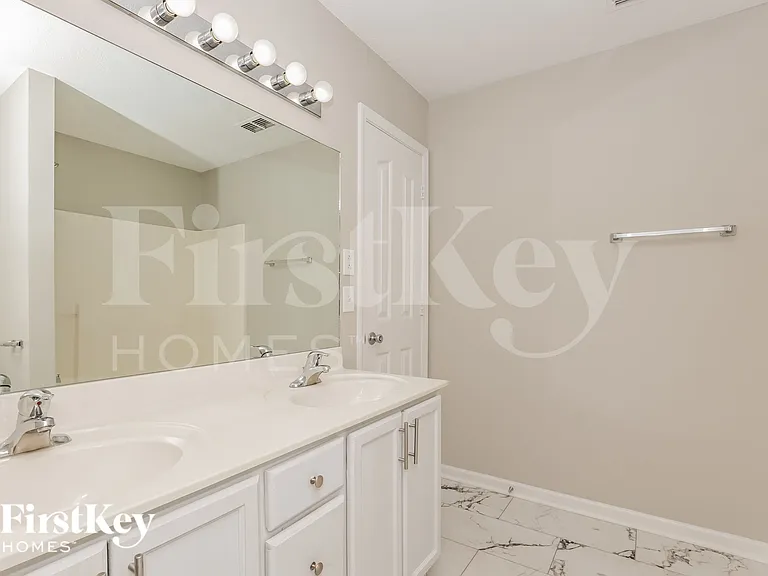 869 Maricopa Dr — Photo 9