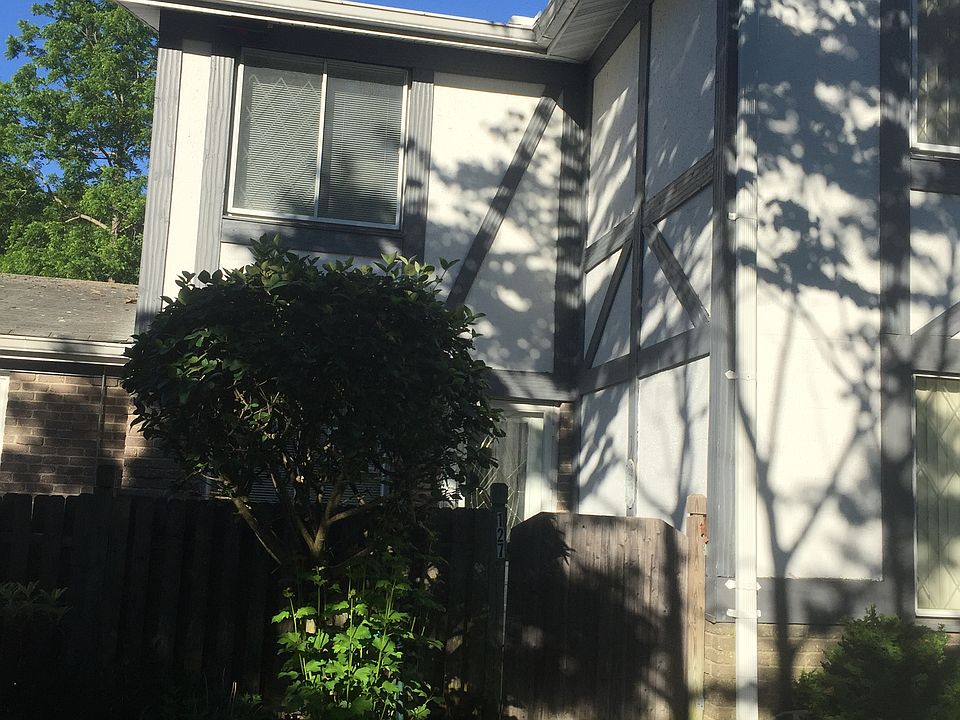 1st image of 127 Skyline Dr