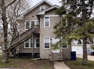 568 Sunderlin St #2, Waukegan, IL 60085