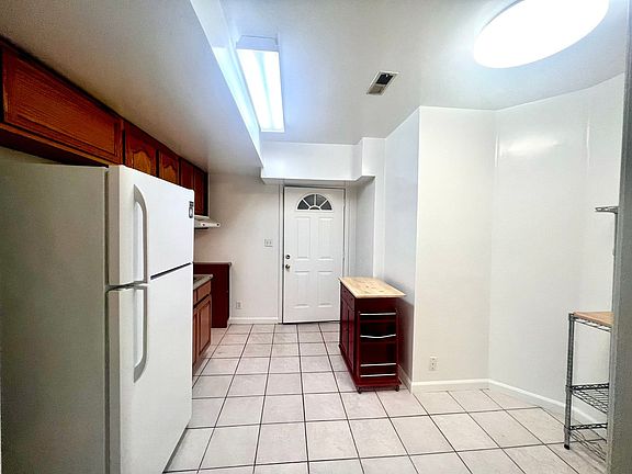 2nd image of 4116 Balboa St #A