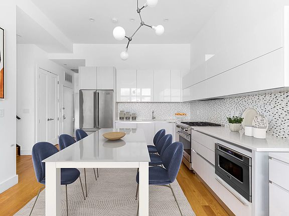 2nd image of 192 15th St #302