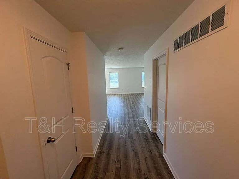 2751 Winding Creek Ln — Photo 4