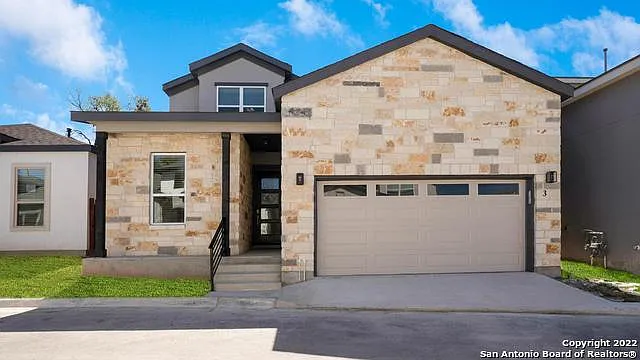4 bed, 3.5 bath, 2491 sqft, $3,200 — Photo 1
