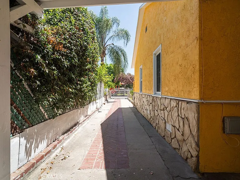 247 W Santa Anita Ave — Photo 27