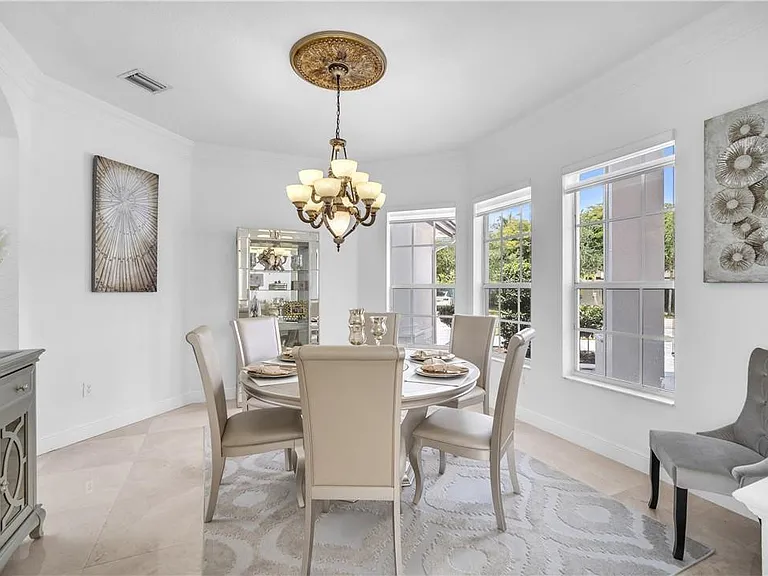 4707 SW 195th Ter — Photo 32
